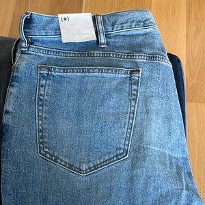 Banana Republic Slim Fit Jeans / Mid Rise , Slim Through Thigh , Slim Leg